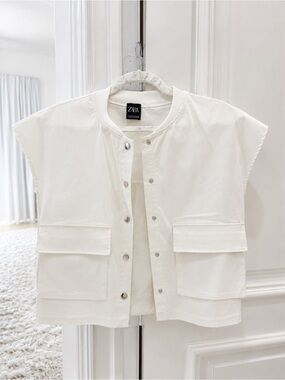 ZARA Ivory Utility Vest Snap Front Oversized Pocket Top